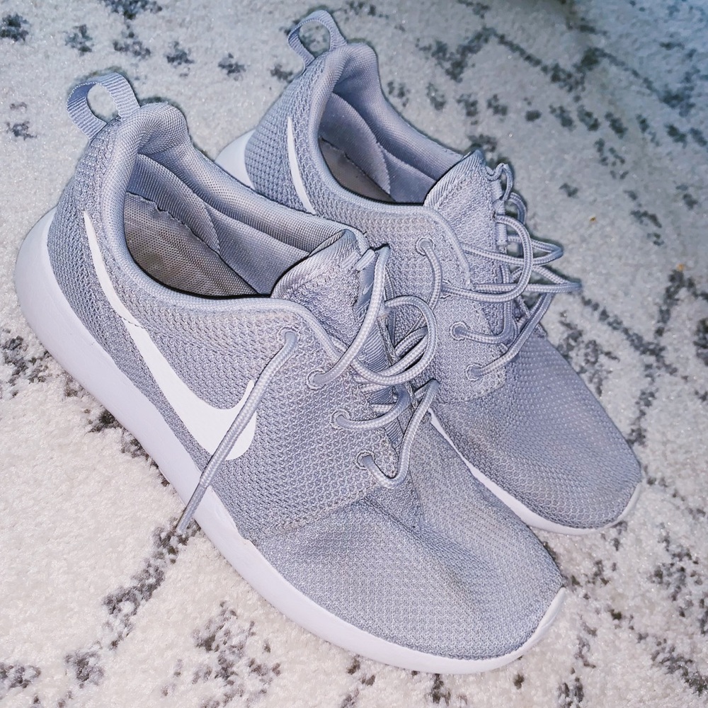 Light grey Nike sneakers